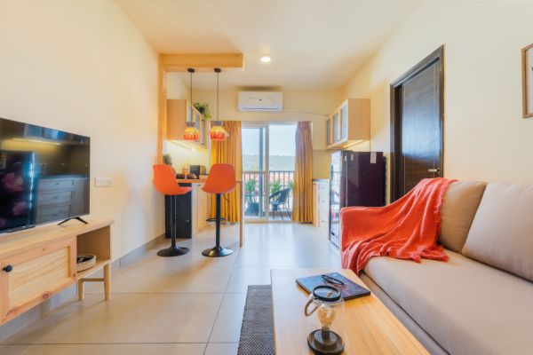 Sereno Amber 1bhk cosy apt w/pool, gym, games zone