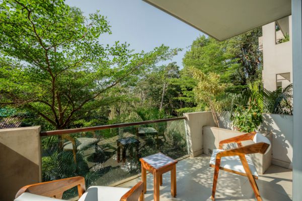 Sereno Santorini 2bhk Greek vibes w/ pvt jacuzzi