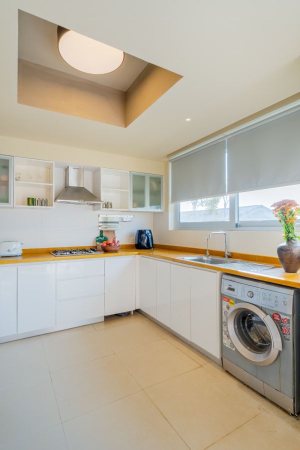 Sereno Horizon 3bhk Penthouse pvt jacuzzi rooftop