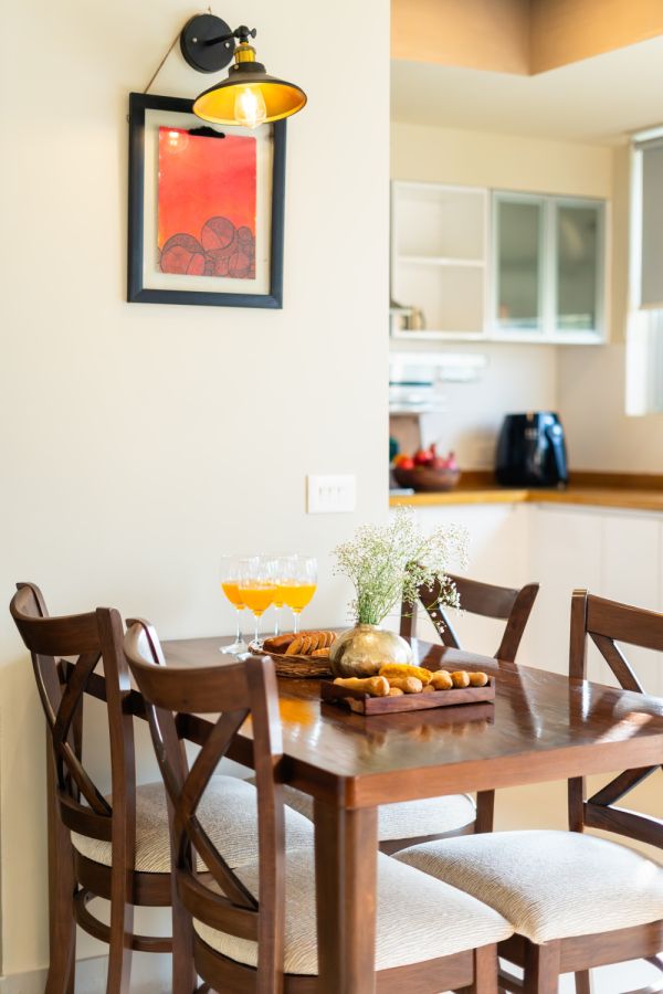 Sereno Horizon 3bhk Penthouse pvt jacuzzi rooftop