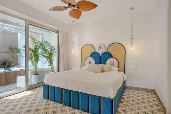 Sereno Santorini 2bhk Greek vibes w/ pvt jacuzzi