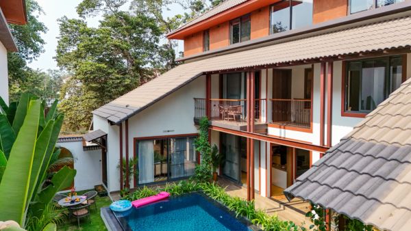 Sereno Susegad 5bhk luxe villa pvt pool by Elysium