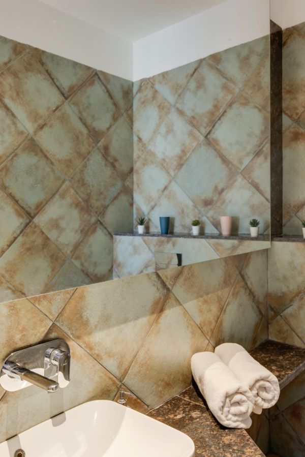 Image Title Goes Here