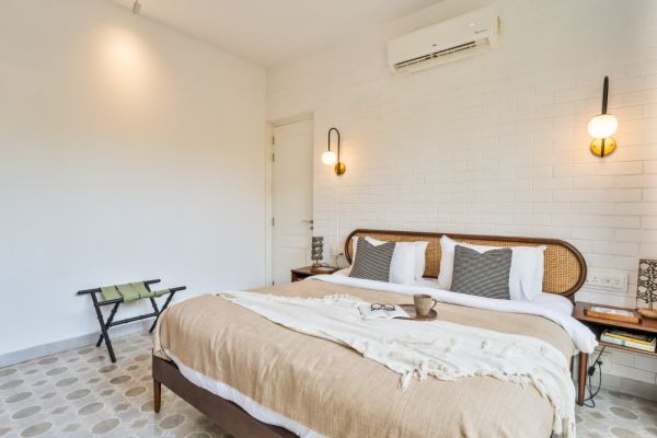 Image Title Goes Here