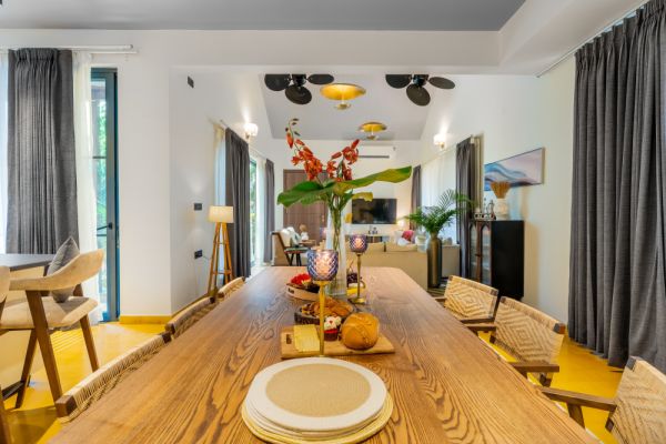 Sereno Susegad 5bhk luxe villa pvt pool by Elysium