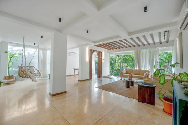 Sereno Santorini 2bhk Greek vibes w/ pvt jacuzzi