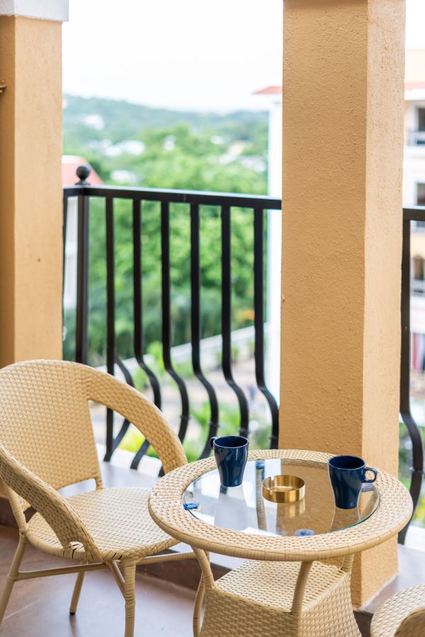 Sereno Emerald 1 bhk w/pool, games zone & gym