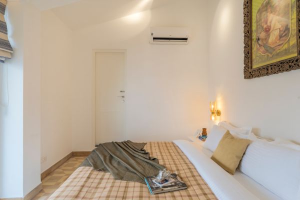 Image Title Goes Here