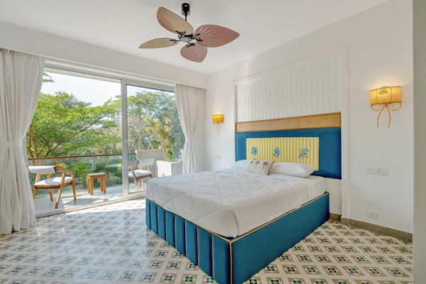 Sereno Santorini 2bhk Greek vibes w/ pvt jacuzzi