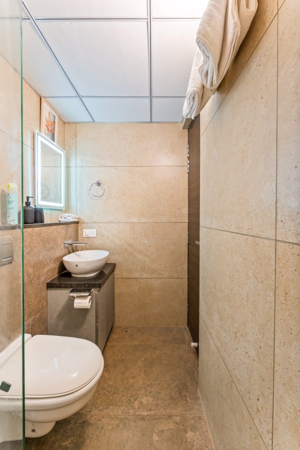 Sereno Azura 1bhk pool view w/game zone, jacuzzis