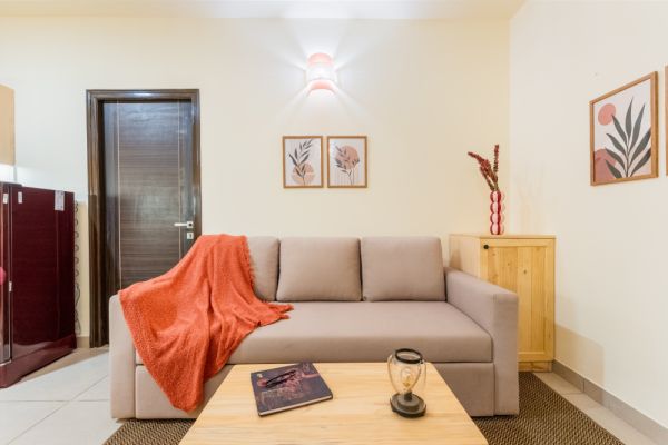 Sereno Amber 1bhk cosy apt w/pool, gym, games zone