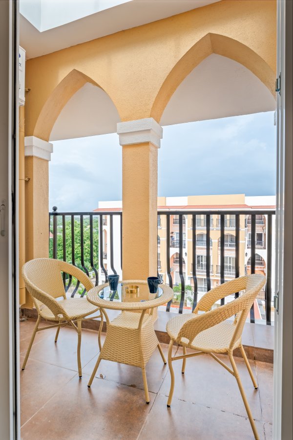 Sereno Emerald 1 bhk w/pool, games zone & gym