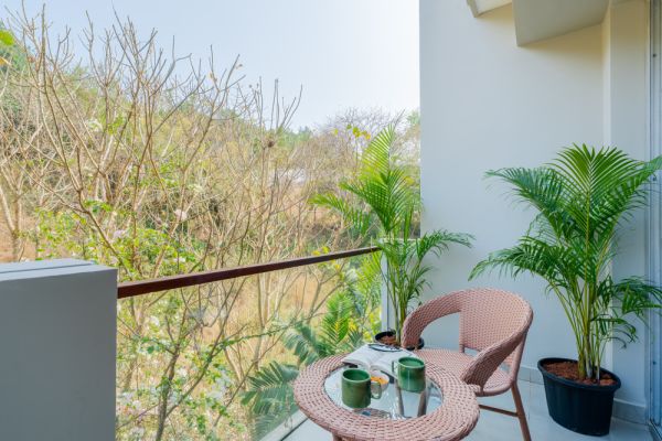 Sereno Horizon 3bhk Penthouse pvt jacuzzi rooftop