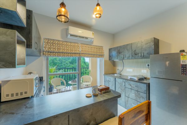 Sereno Foresta cosy 1 bhk greenery view w/pool+game