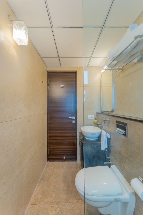 Sereno Foresta cosy 1 bhk greenery view w/pool+game