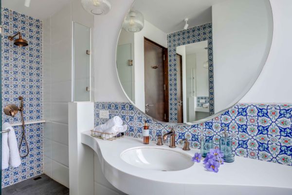 Image Title Goes Here