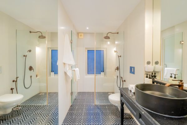 Sereno Horizon 3bhk Penthouse pvt jacuzzi rooftop