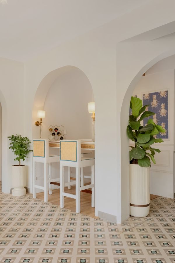 Sereno Santorini 2bhk Greek vibes w/ pvt jacuzzi