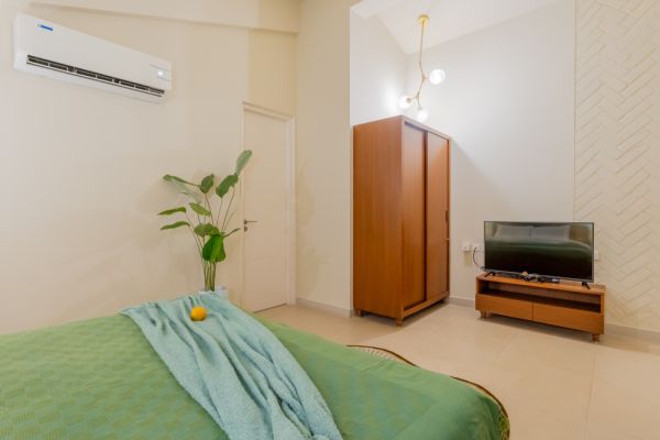 Sereno Horizon 3bhk Penthouse pvt jacuzzi rooftop