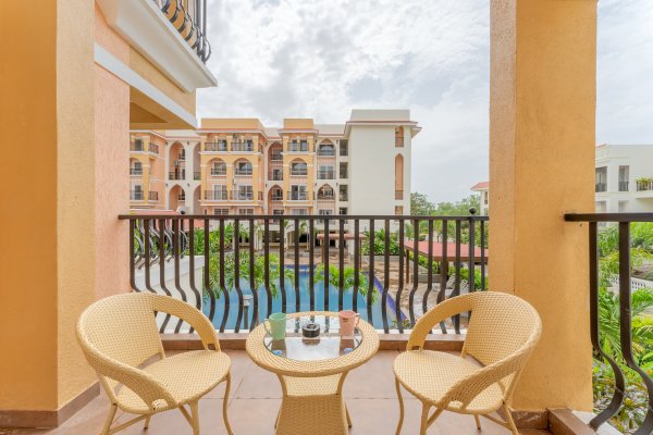 Sereno Azura 1bhk pool view w/game zone, jacuzzis