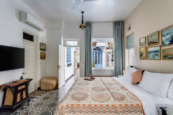 Image Title Goes Here