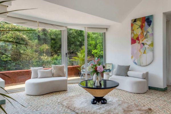 Sereno Picasso 1bhk artsy vibes 3 mins to Assagaon