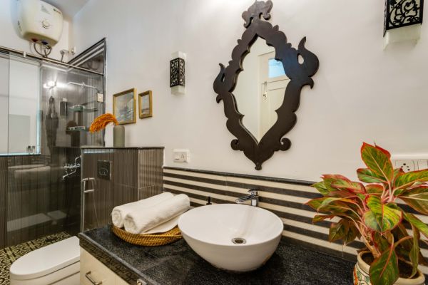 Image Title Goes Here