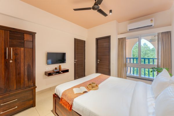 Sereno Foresta cosy 1 bhk greenery view w/pool+game