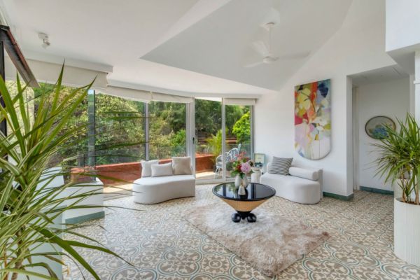 Sereno Picasso 1bhk artsy vibes 3 mins to Assagaon