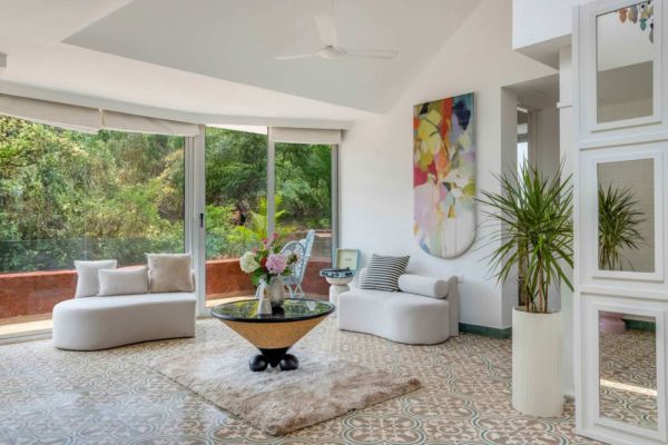 Sereno Picasso 1bhk artsy vibes 3 mins to Assagaon