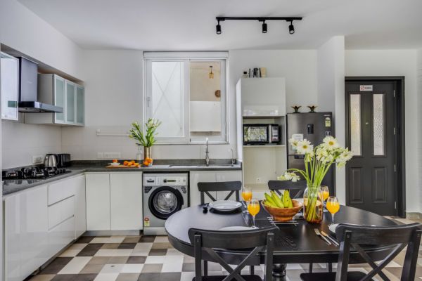 Image Title Goes Here