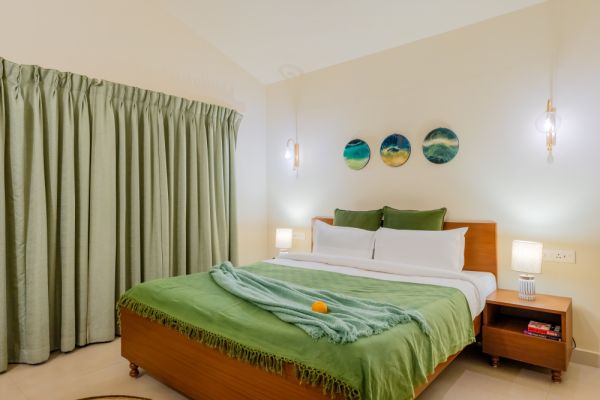 Sereno Horizon 3bhk Penthouse pvt jacuzzi rooftop