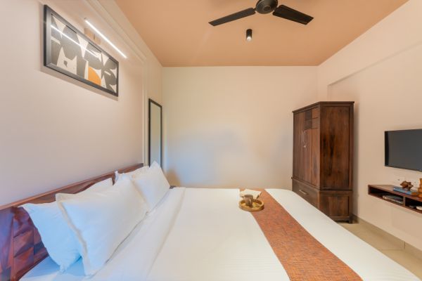 Sereno Foresta cosy 1 bhk greenery view w/pool+game