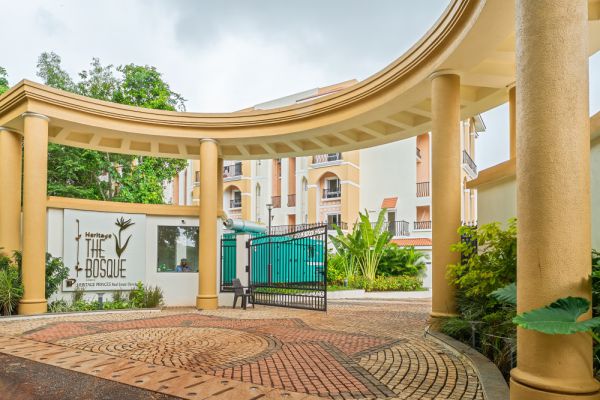 Sereno Foresta cosy 1 bhk greenery view w/pool+game