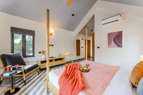 Sereno Susegad 5bhk luxe villa pvt pool by Elysium