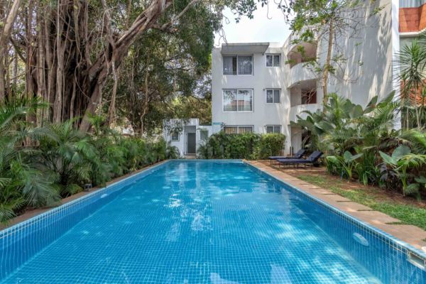 Sereno Picasso 1bhk artsy vibes 3 mins to Assagaon