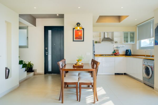 Sereno Horizon 3bhk Penthouse pvt jacuzzi rooftop