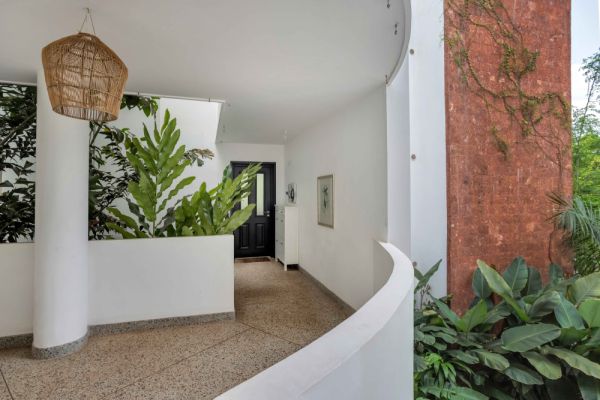 Image Title Goes Here