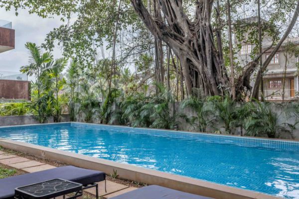 Sereno Picasso 1bhk artsy vibes 3 mins to Assagaon