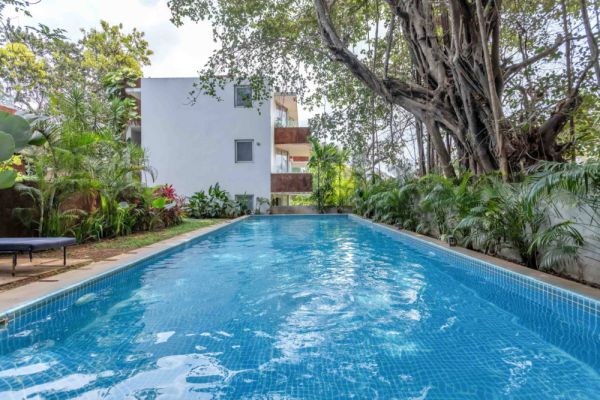 Sereno Picasso 1bhk artsy vibes 3 mins to Assagaon