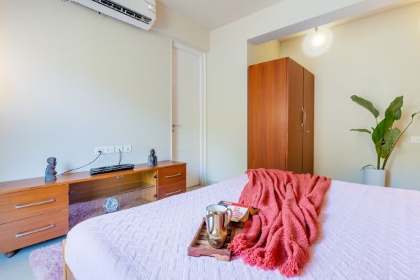 Sereno Horizon 3bhk Penthouse pvt jacuzzi rooftop