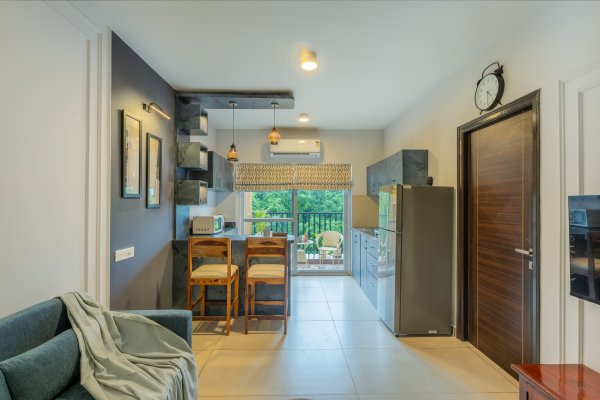 Sereno Foresta cosy 1 bhk greenery view w/pool+game