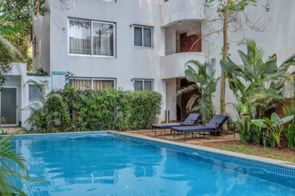 Sereno Picasso 1bhk artsy vibes 3 mins to Assagaon