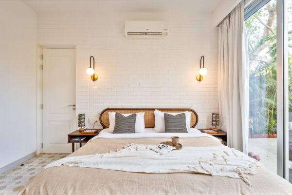 Image Title Goes Here