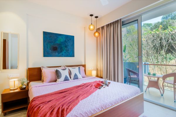 Sereno Horizon 3bhk Penthouse pvt jacuzzi rooftop