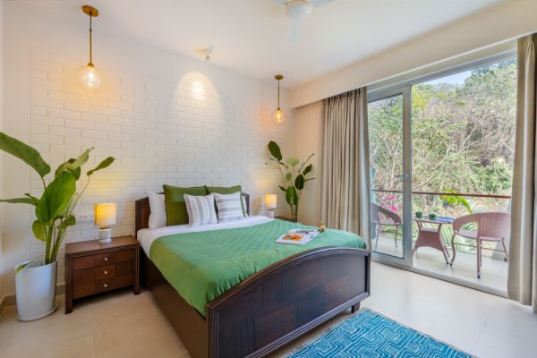 Sereno Horizon 3bhk Penthouse pvt jacuzzi rooftop