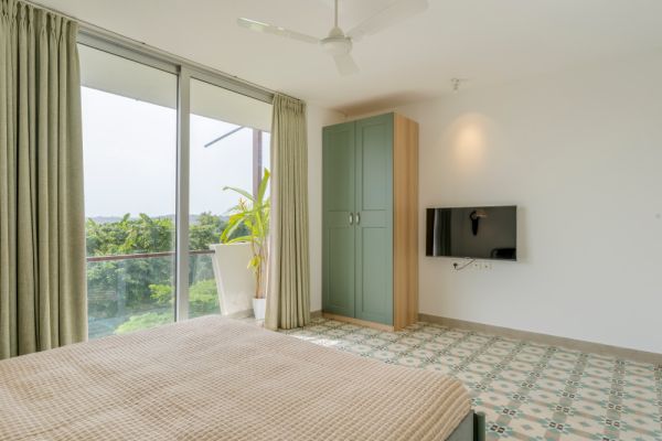 Image Title Goes Here