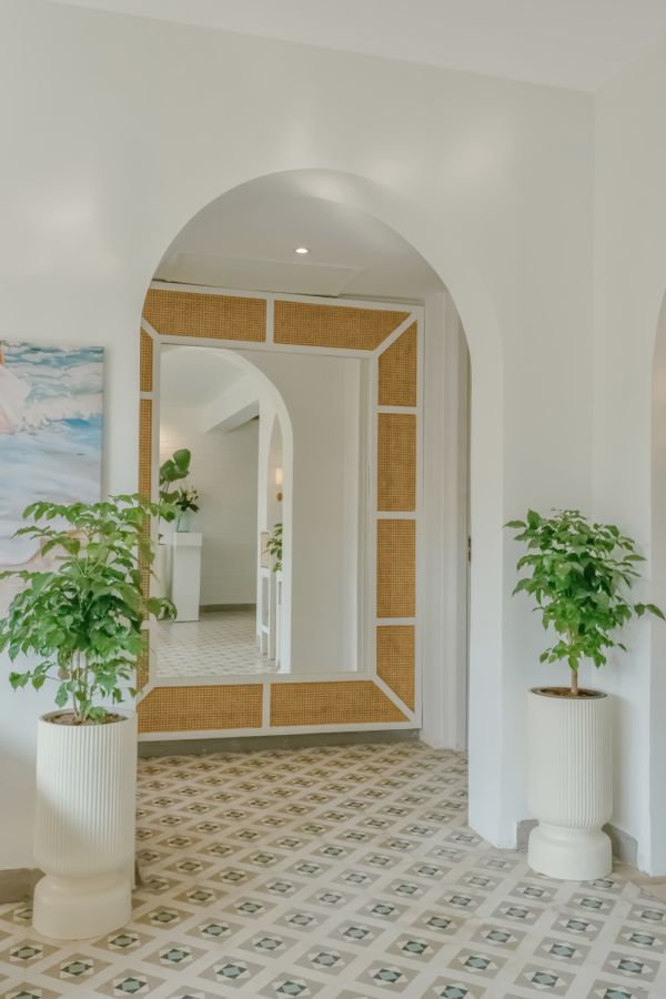 Sereno Santorini 2bhk Greek vibes w/ pvt jacuzzi