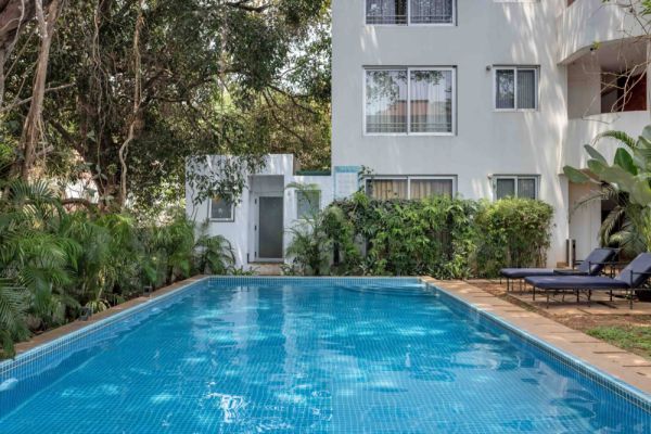 Sereno Picasso 1bhk artsy vibes 3 mins to Assagaon