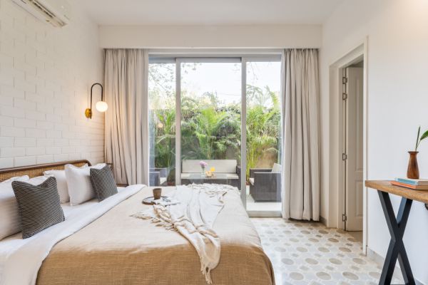 Image Title Goes Here